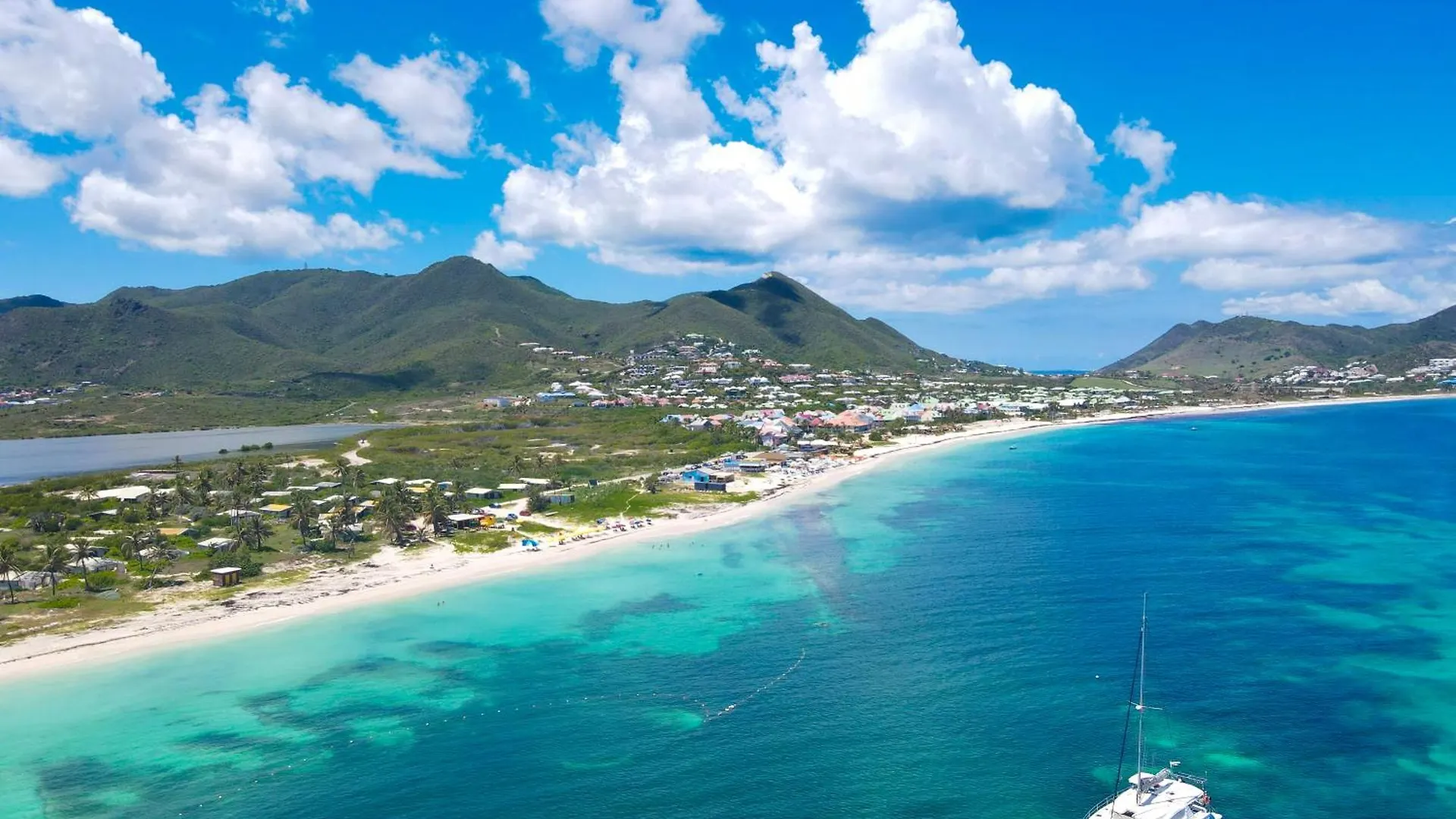 The Beach Central 50M From Orient Bay Beach Sint Maarten